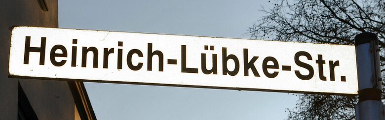 Straßenschild Heinrich-Lübke-Straße