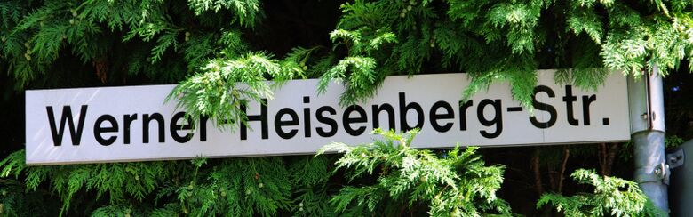 Straßenschild Werner-Heisenberg-Straße