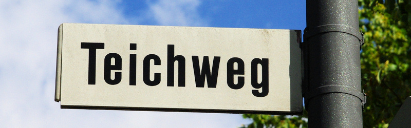 Datei:Strassenschild Teichweg.jpg