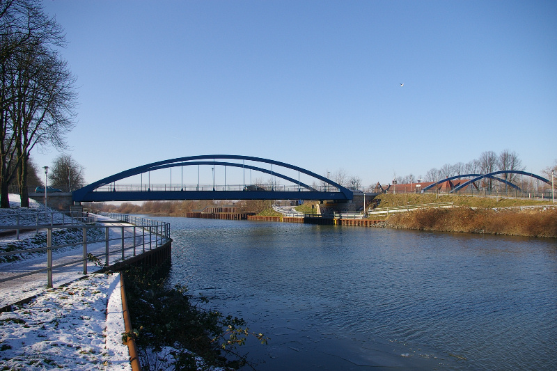 Datei:Faehrstrasse Bruecke2.jpg