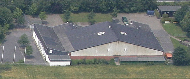 Datei:Luftbild Von-Thuenen-Halle.jpg