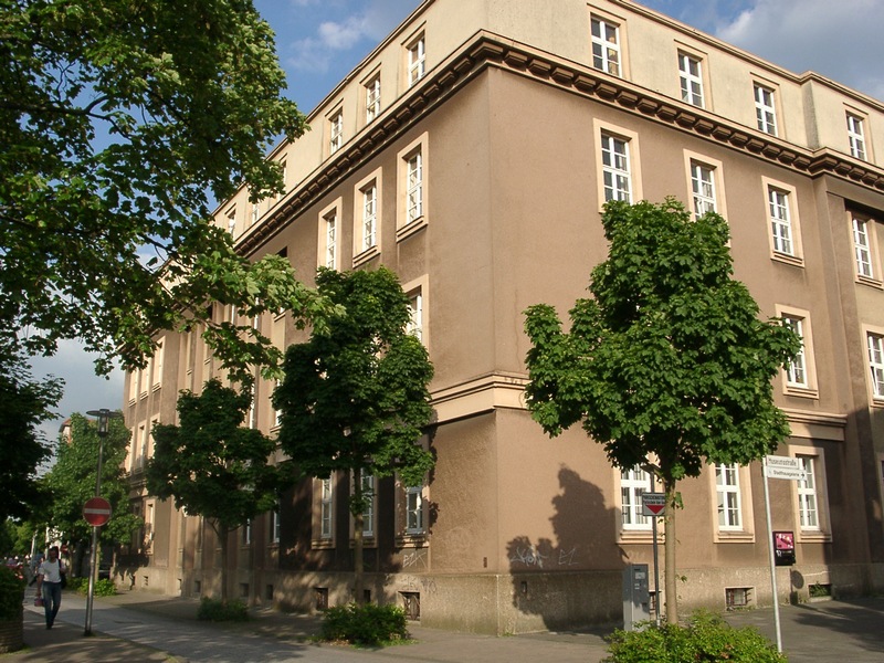 Datei:Stadthaus strasse 2.jpg