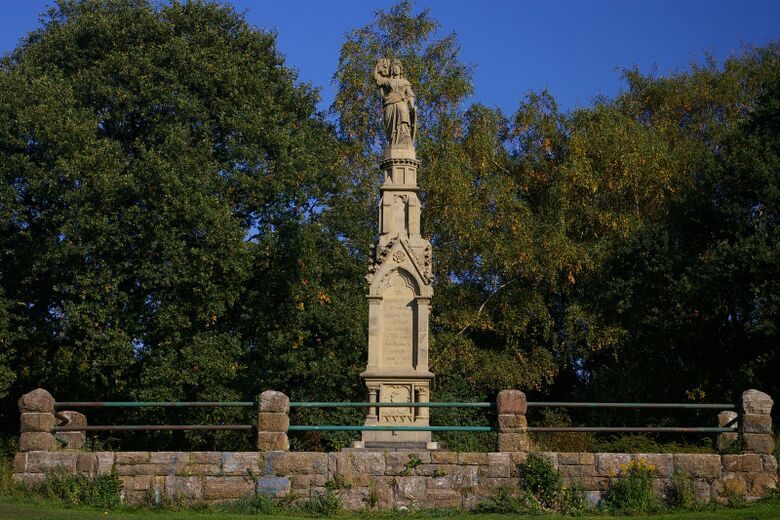 Kriegerdenkmal am derzeitigen Standort auf dem Exerzierplatz