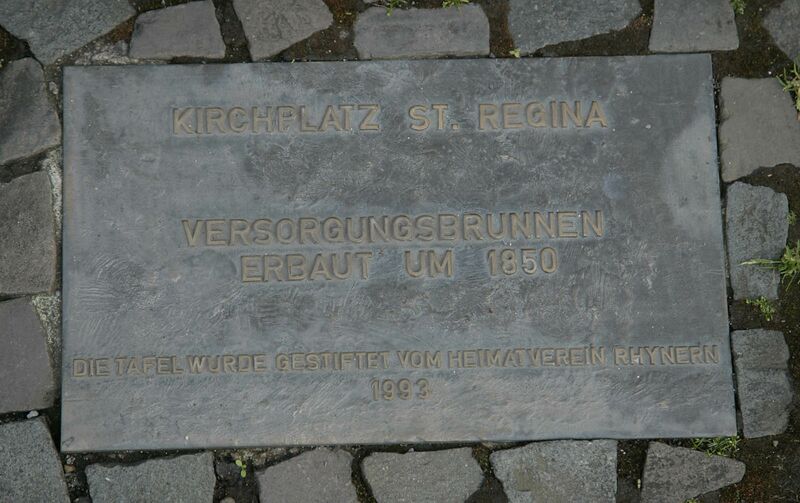 Datei:Reginenplatz Brunnen Tafel.jpg