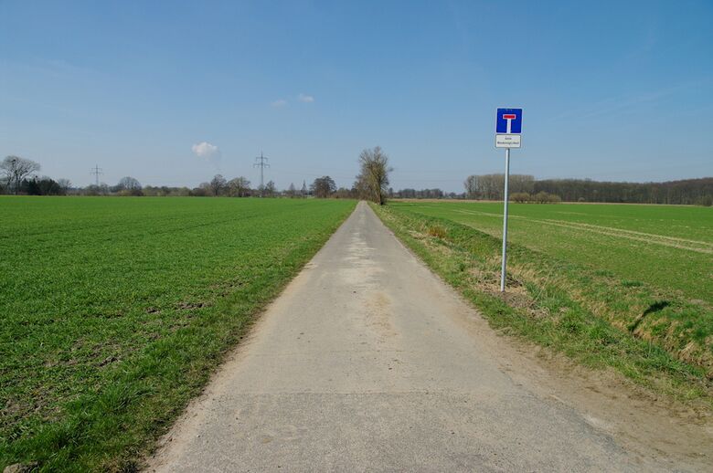 Straße-UE20 von der Straße-UE-28 aus Richtung Straße-UE19