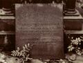 1839/1846: Grabplatte der Caroline Friederike Redicker geb. Fuhrmann und der Tochter Caroline (ca. 1958)