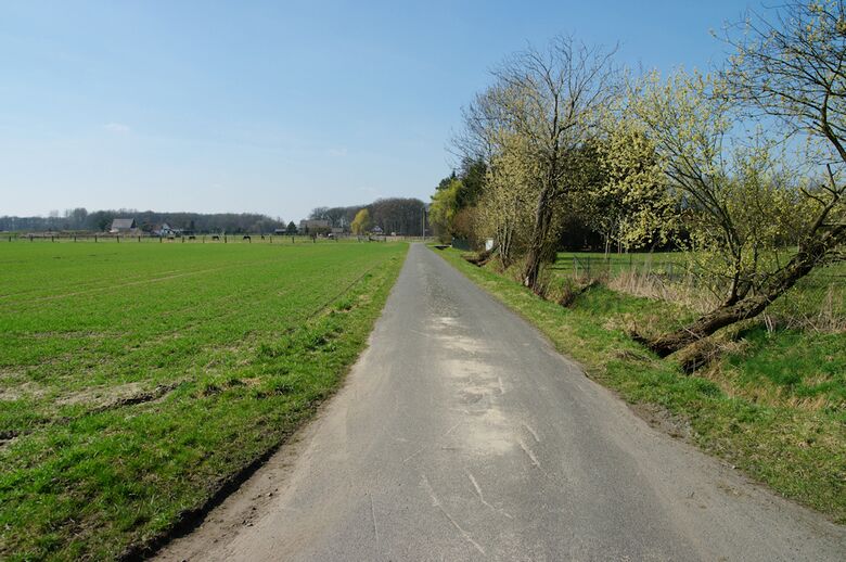 Straße-UE61 von Im Tal aus