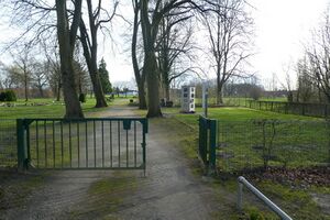 Kommunalfriedhof Wiescherhoefen01.jpg
