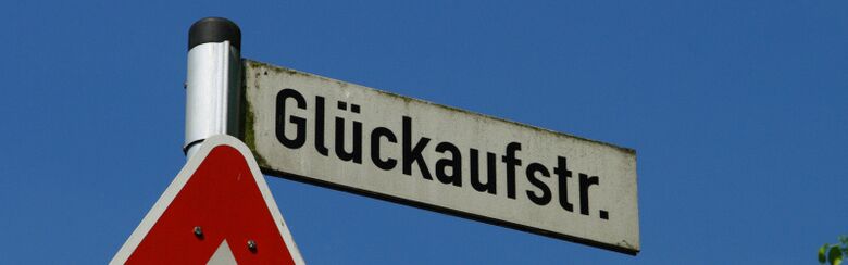 Straßenschild Glückaufstraße