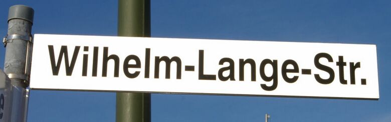 Straßenschild Wilhelm-Lange-Straße