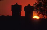 Wassertuerme Sonnenuntergang.jpg