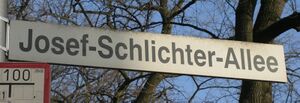 Straßenschild Josef-Schlichter-Allee
