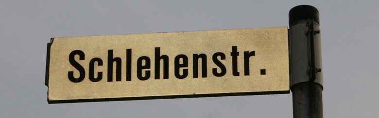 Straßenschild Schlehenstraße