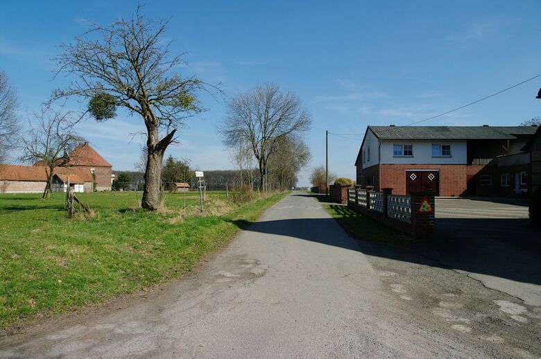 Straße-RH140 von In der Kuhweide aus