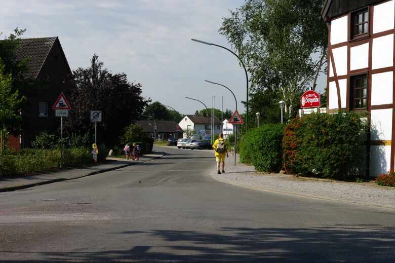 Raiffeisenstraße von der Uentroper Dorfstraße aus