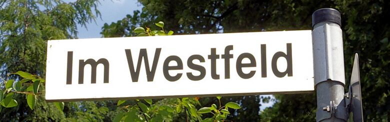 Straßenschild Im Westfeld