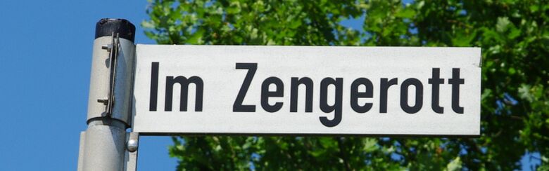 Straßenschild Im Zengerott