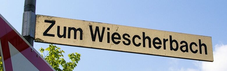 Straßenschild Zum Wiescherbach