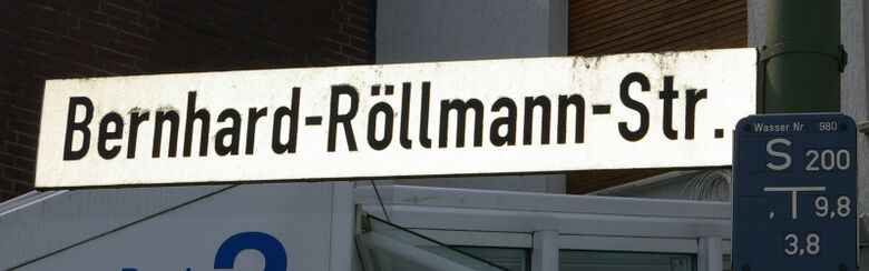 Straßenschild Bernhard-Röllmann-Straße