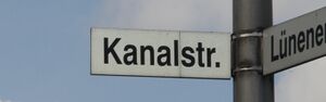 Straßenschild Kanalstraße