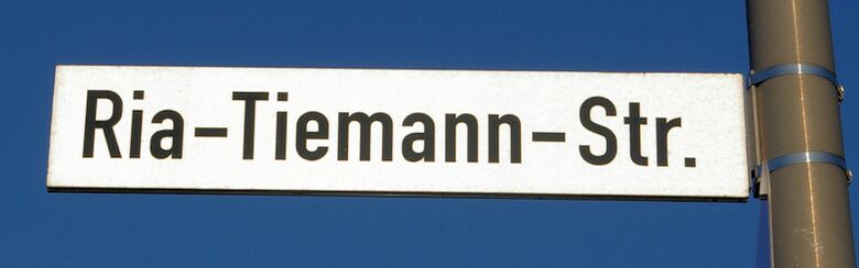 Straßenschild Ria-Tiemann-Straße