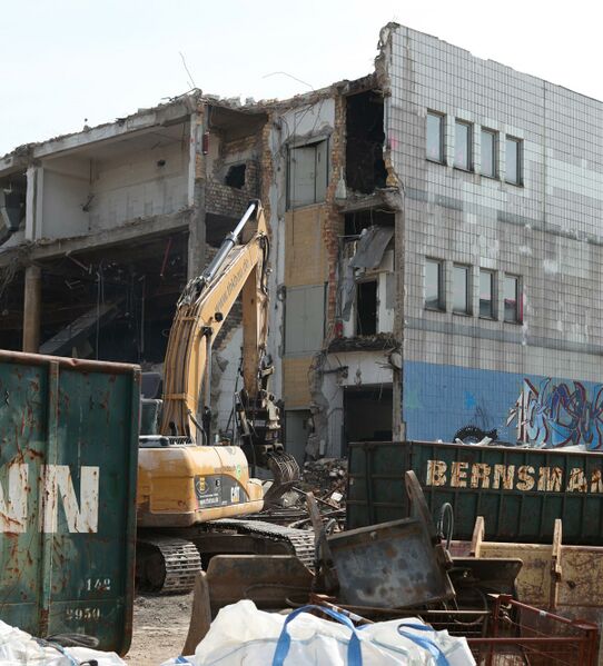 Datei:Kaufhalle Abriss 05 05 5.jpg