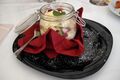 Exotischer Obstsalat an Mangocreme und Limettenmousse im Weckglas