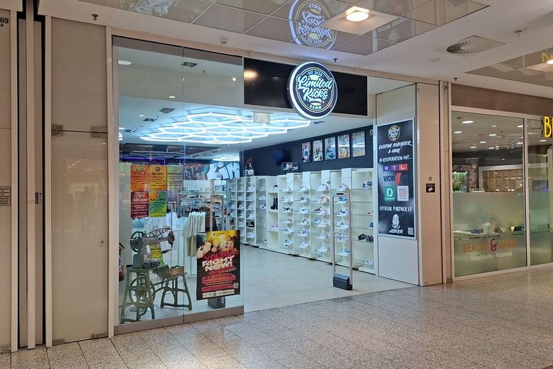 Datei:Limited Kickz01.jpg