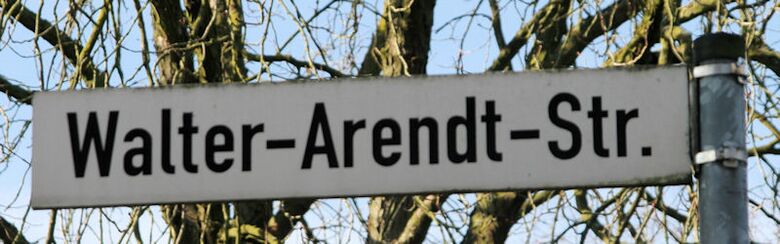 Straßenschild Walter-Arendt-Straße