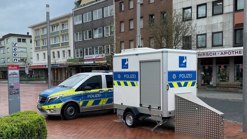 Datei:Polizei-Videobeobachtungsanlage Bahnhofstraße.jpg