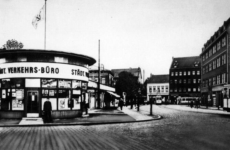 Datei:Bahnhofstrasse um 1940.jpg