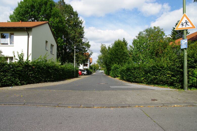 Mirabellenweg vom Grenzweg aus