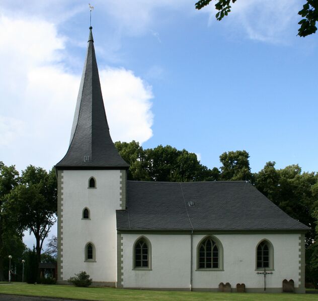 Datei:Pfarrkirche Berge.jpg