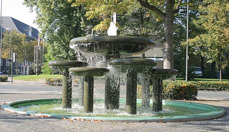 Schalenbrunnen (Oktober 2007)