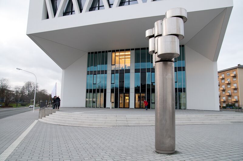 Datei:Musikschule Neubau Kunstwerk Januar 2012.jpg