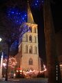 Pauluskirche mit Weihnachtsbeleuchtung