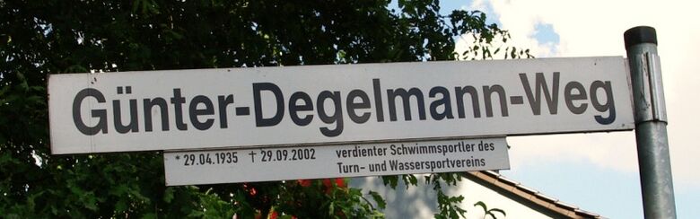 Straßenschild Günter-Degelmann-Weg