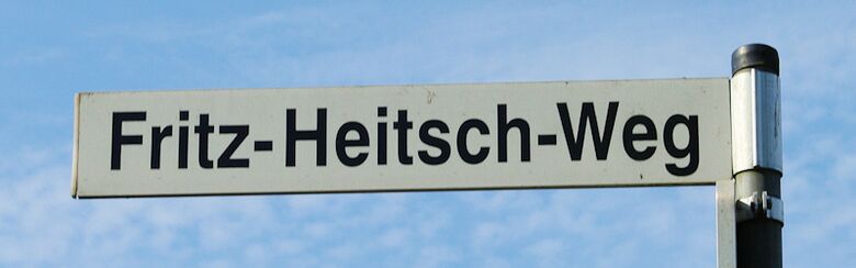 Straßenschild Fritz-Heitsch-Weg