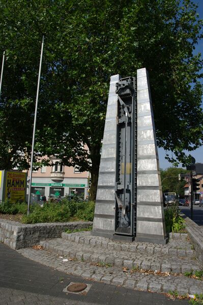 Datei:Wiescherhoefener Markt Denkmal01.jpg