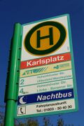 Haltestellenschild Karlsplatz
